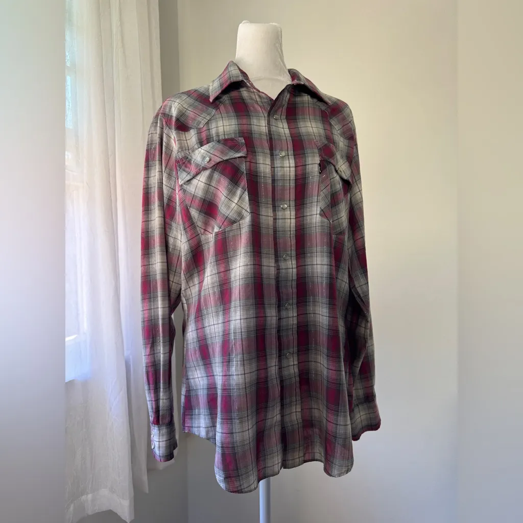 Vintage ‘90s Levi’s Cranberry & Gray Sparkle Plaid Snap Button Long Sleeve Shirt - Image 3