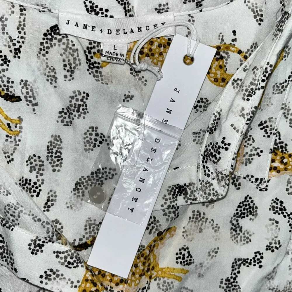 Jane + Delancey NWT Size L Leopard Animal Print Boxy Button Down Shirt Top - Image 4