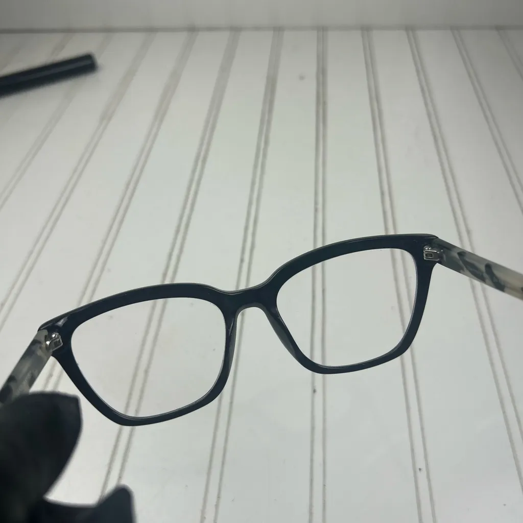 Privé Revaux Black Rectangle Reading Glasses (Unisex) - Image 5