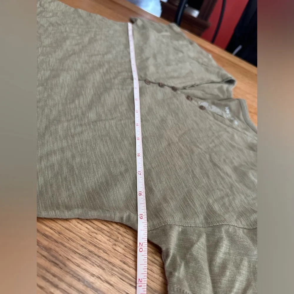 KNOX ROSE NWT vneck with buttons short sleeve olive green oversized small 19”ptp - Image 4