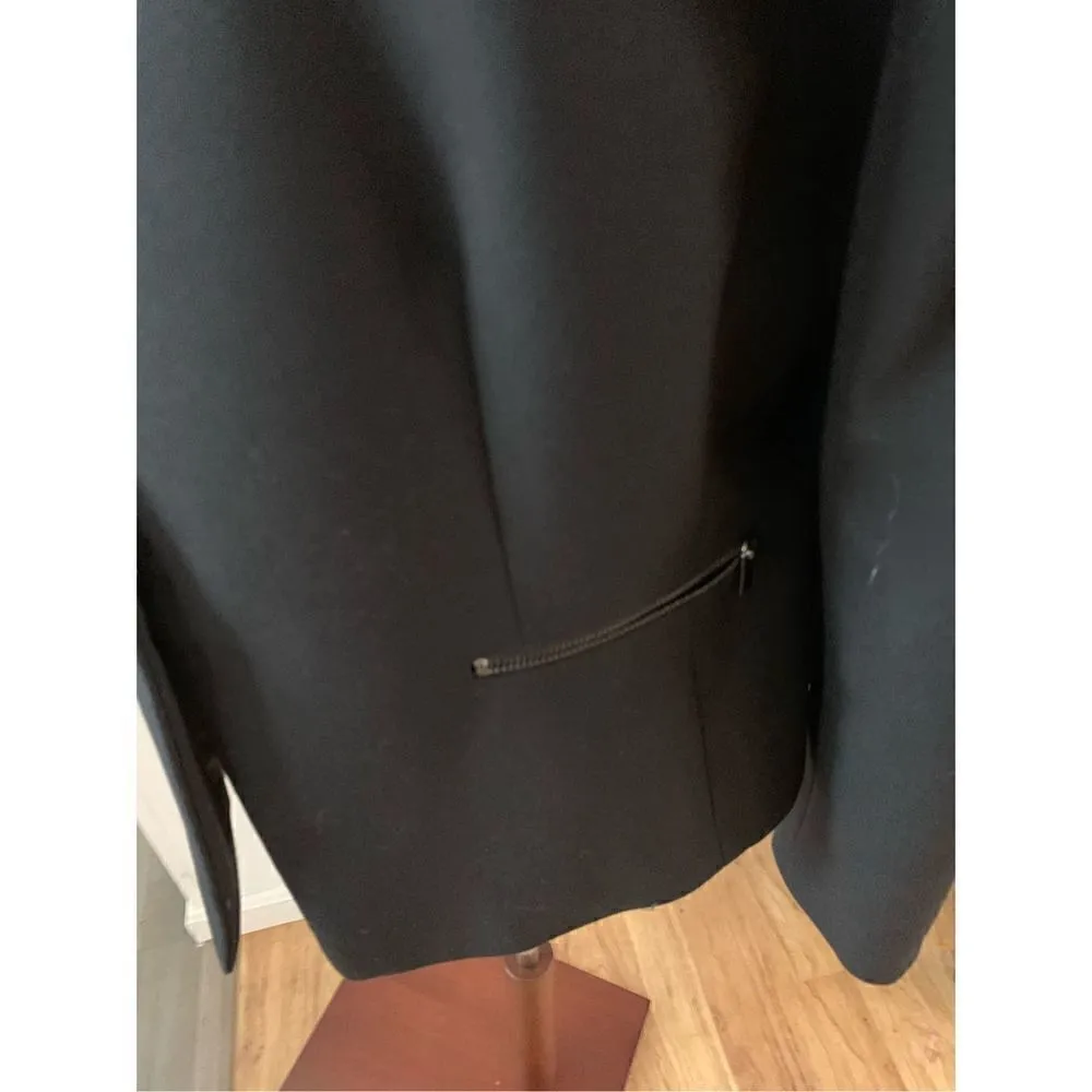 Tahari black blazer classy size 10p - Image 2