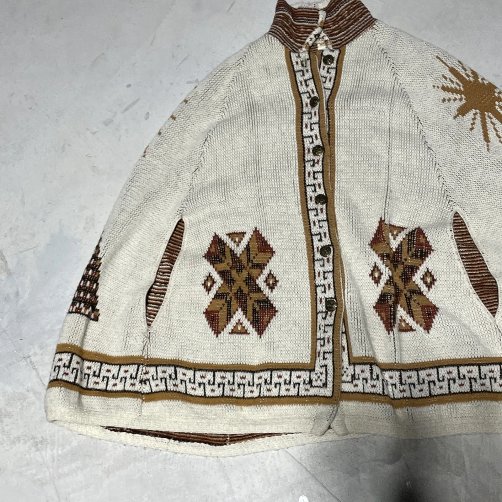 1970s JC Penny Tribal Aztec Knit Cape Poncho/ Sweater Southwestern Boho Coat - Image 8