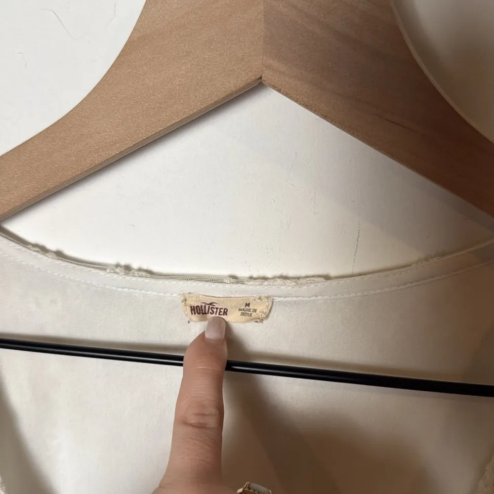 Hollister Women’s Lace Up Whjte Babydoll Mini Dress size M - Image 2