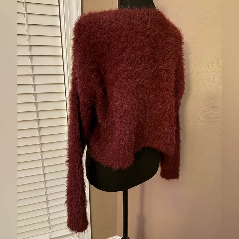 Arizona Jean Co Women’s Fuzzy Sweater Burgundy Size Medium - Image 4