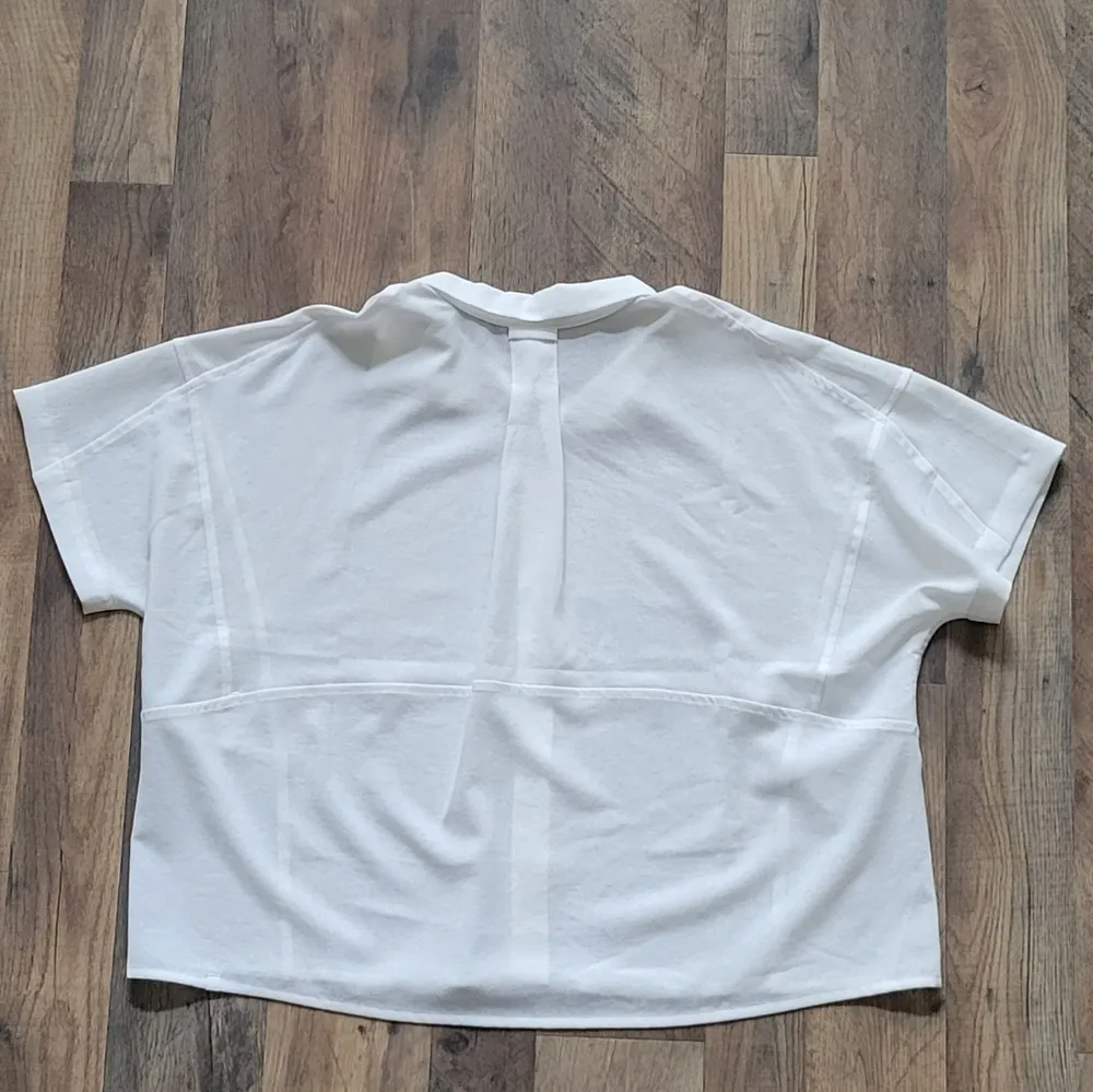 Lululemon Women's  Full Day Ahead Short Sleeve Shirt - Image 3