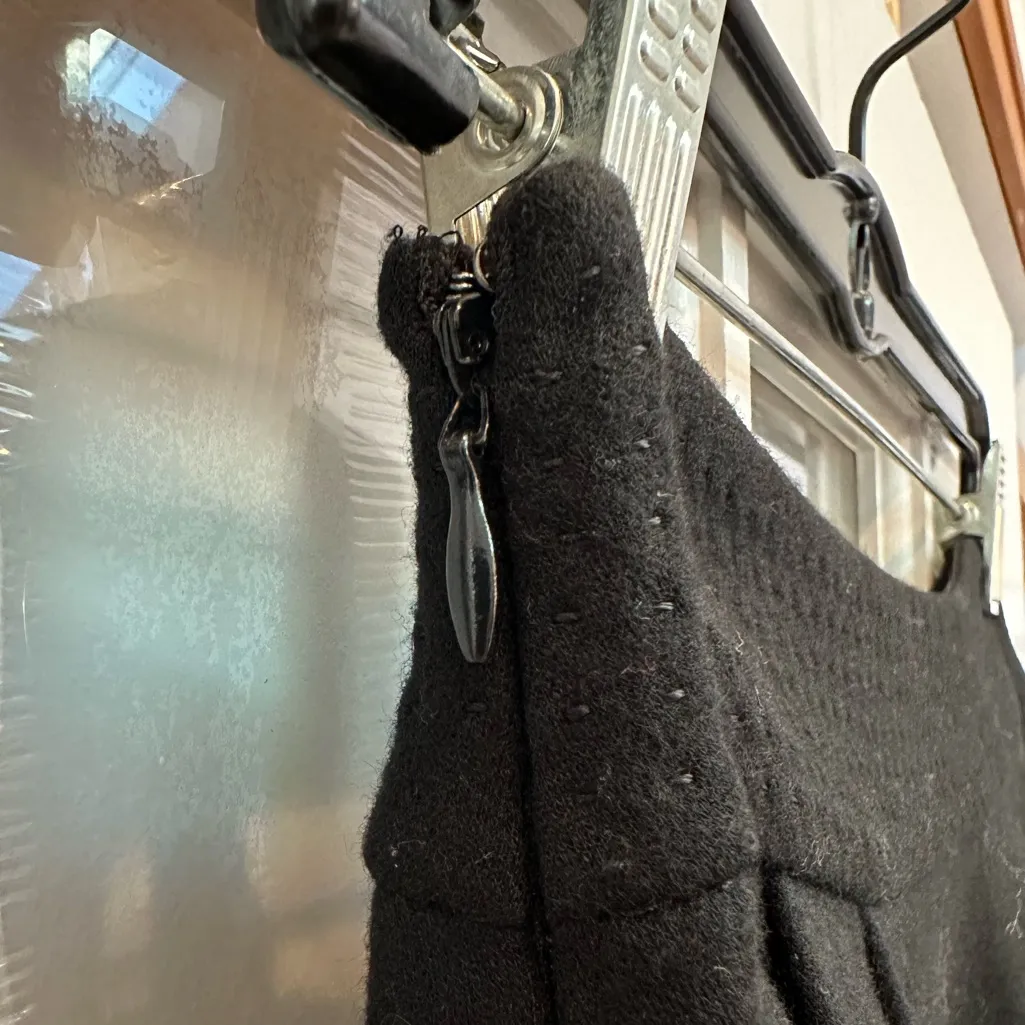 Diane Von Furstenberg Wool Classic Black Timeless Skater Skirt Pockets Size 4 S - Image 4