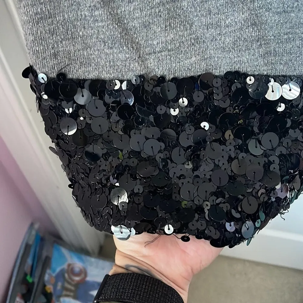 Vera Wang wool A-line dress with sequins at bottom hem - Image 5