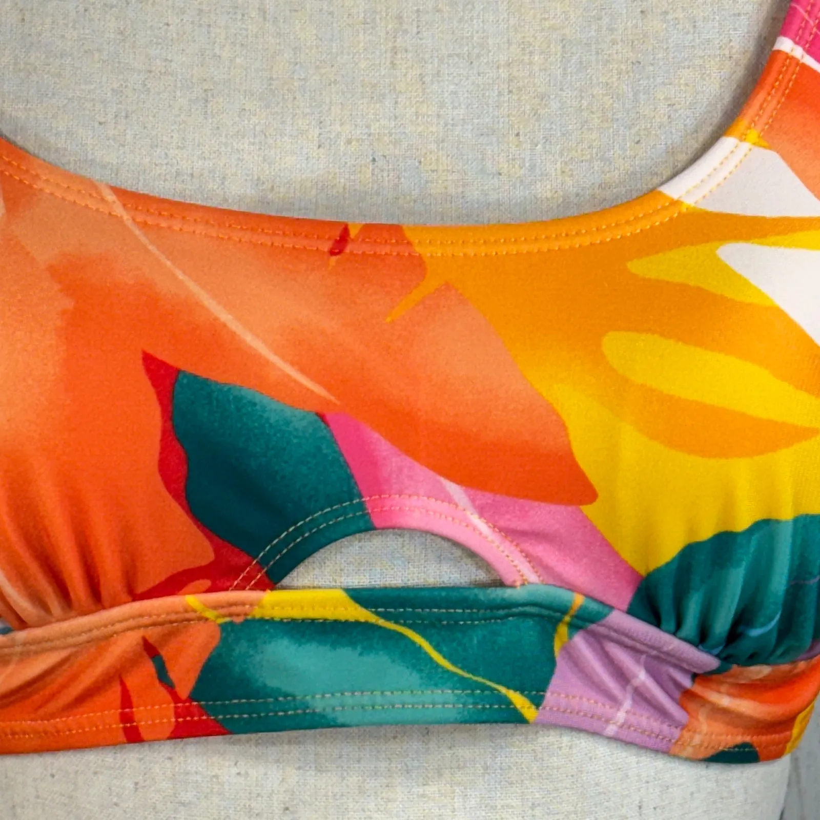 BCBG Paris Medium Bikini Swim Top Leaf Pullover Keyhole Padded Cups Stretch Orange - Image 2