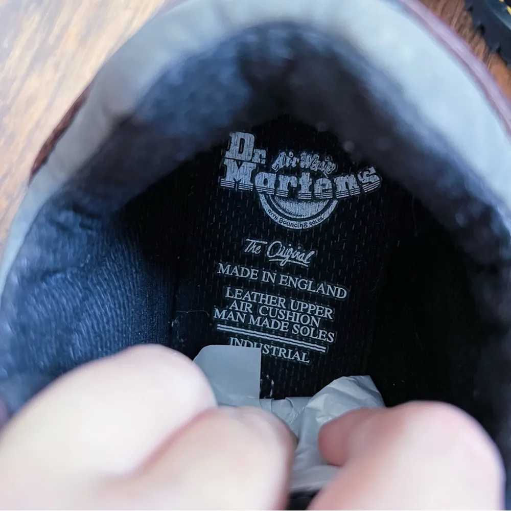 Dr Martens • vintage lace up boots 0078 leather chunky lug sole made in England - Image 6