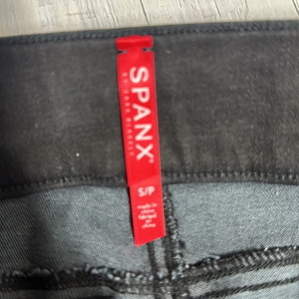 Spanx Distressed Skinny Jeans Vintage Black Size Small - Image 8