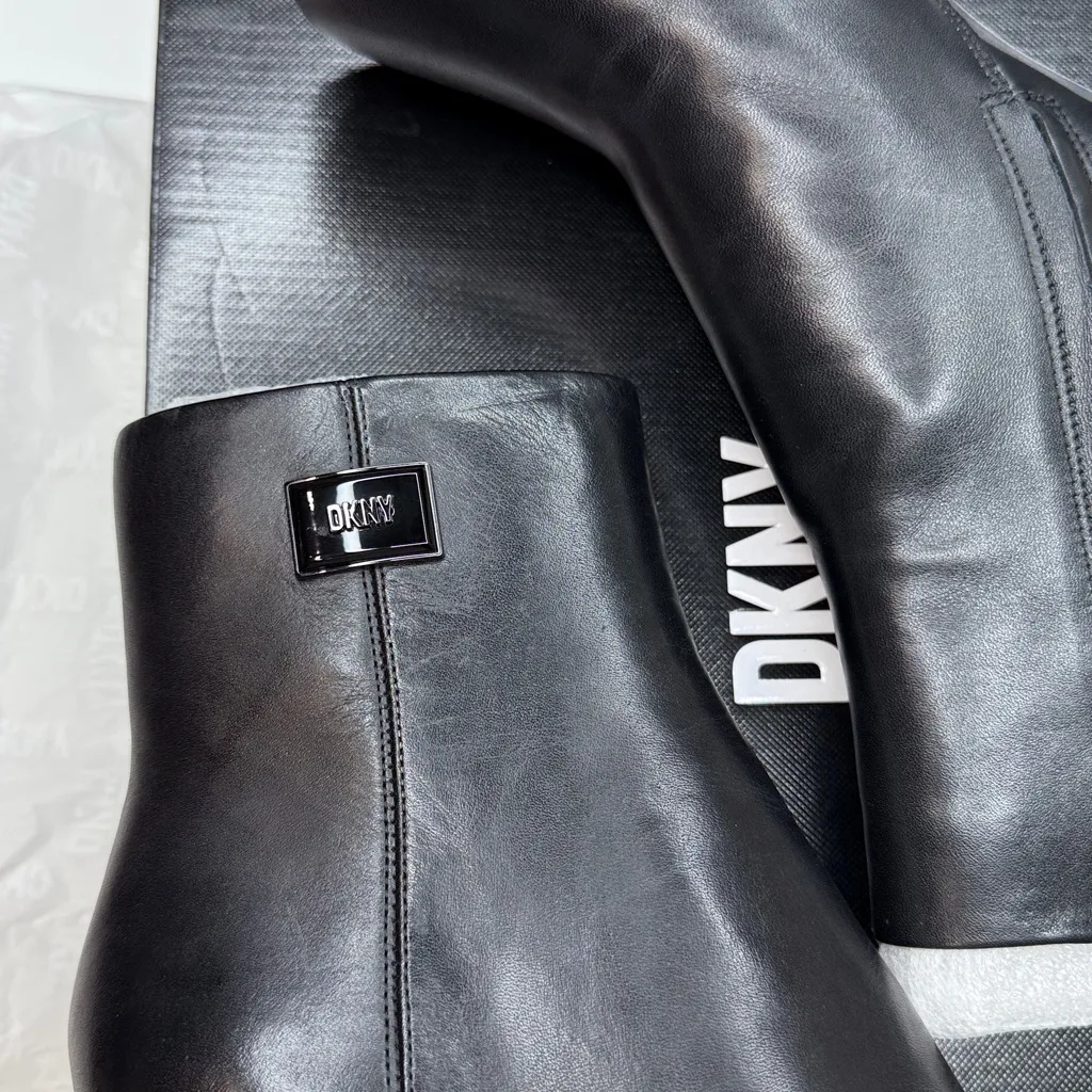 DKNY Women's Ranya Zip Ankle Booties- Size 8- Smooth Black Leather - Image 7