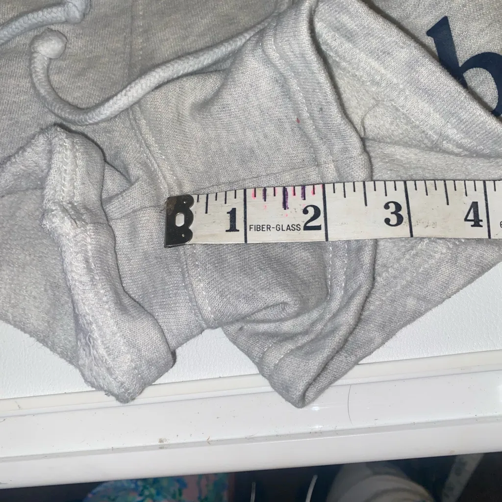 Abercrombie & Fitch Women’s Light Grey Logo Sweat Shorts XS - Image 5