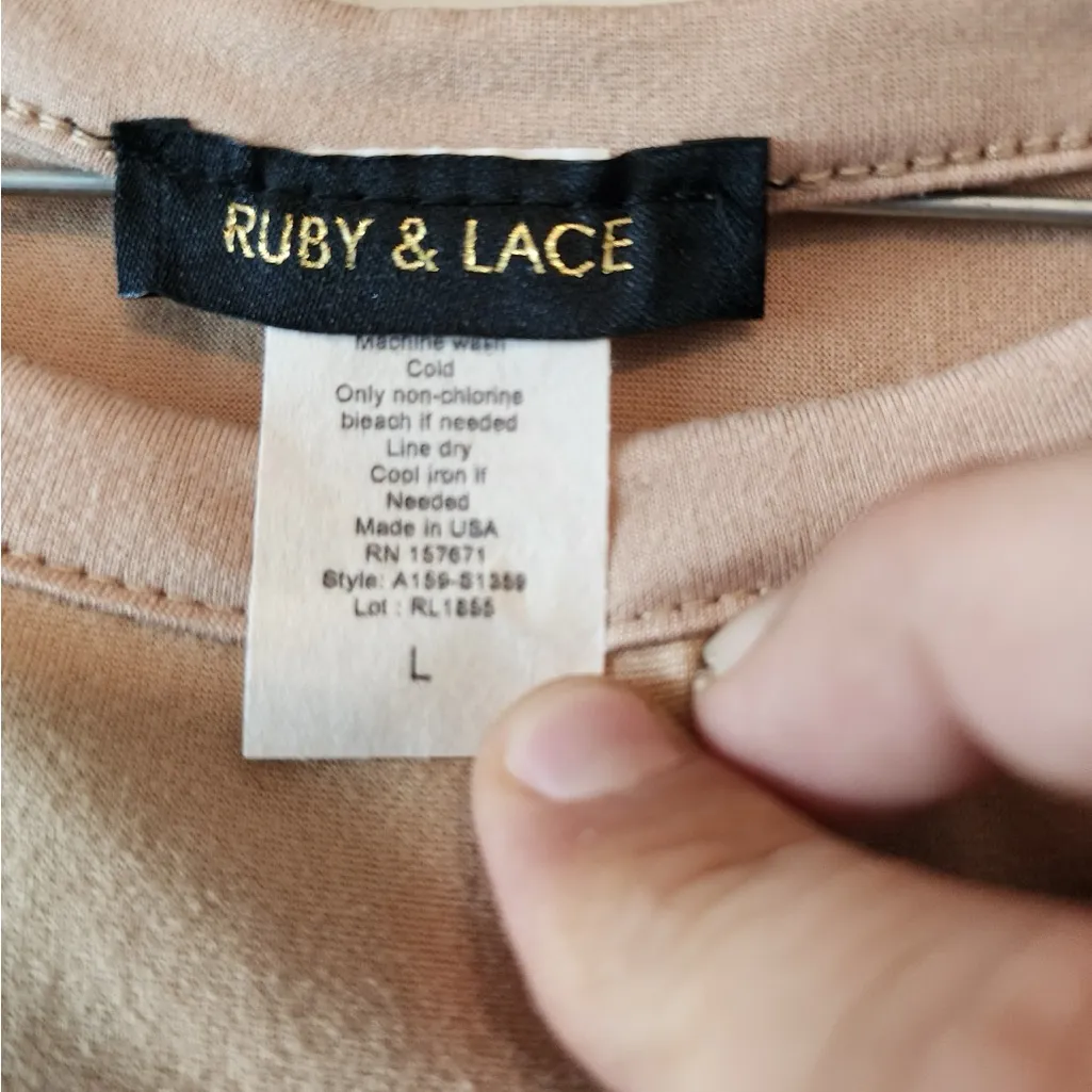 Ruby and lace light brown darlin crop top size large Tan - Image 3