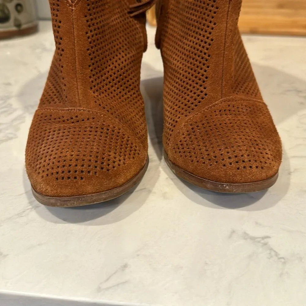 Toms Lunata Chestnut Suede Perforated Boots booties well worn still lots life - Image 5