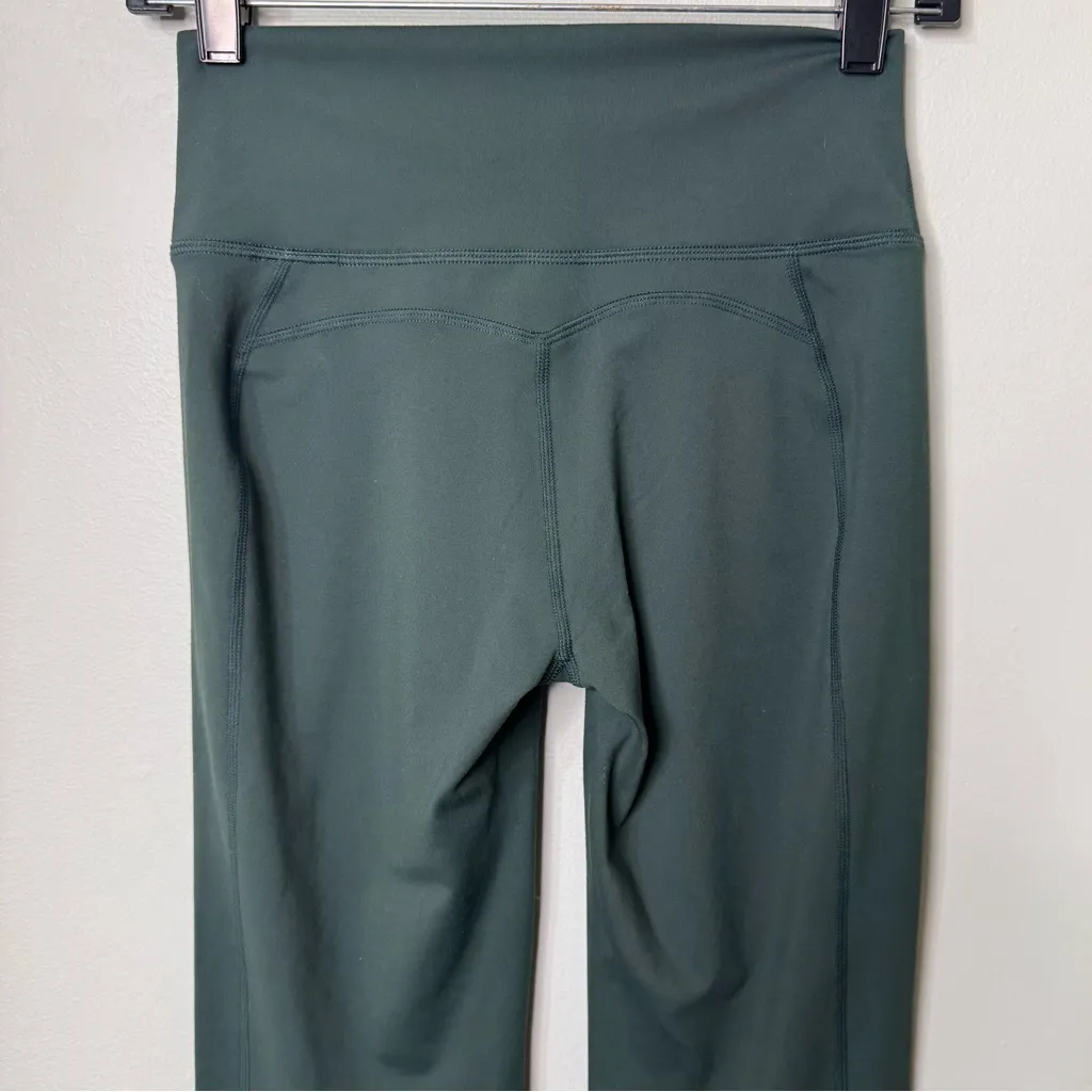 Fabletics Oasis PureLuxe High Waisted Kick Flare Leggings Pant Storm Slate Small - Image 7