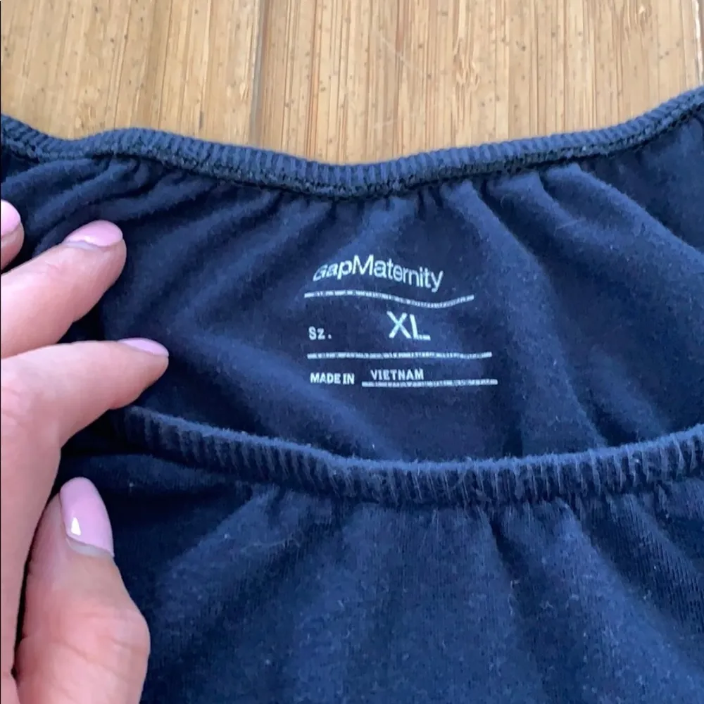 Navy blue 3/4 sleeve Gap maternity shirt - Image 2