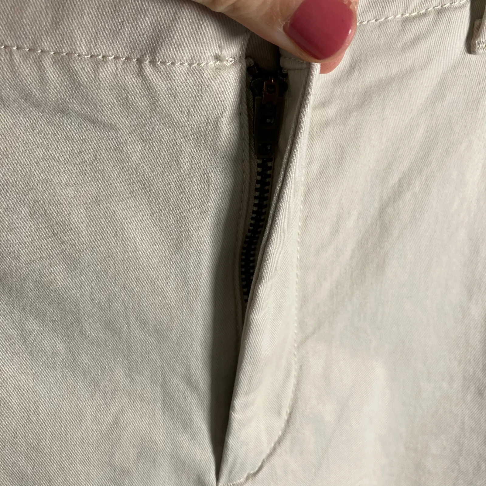 Banana Republic Slim-Fit Authentic Chino Pants Women's‎ 4 Beige Stretch Cotton - Image 4