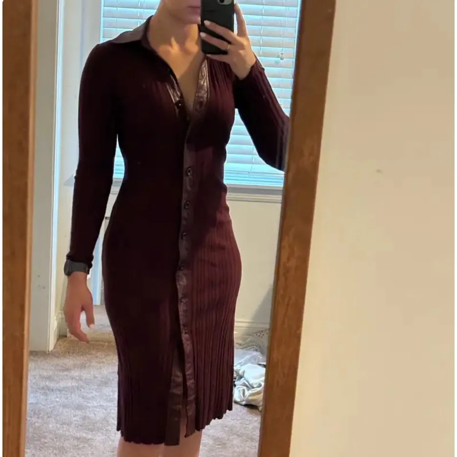 Toccin Burgundy Ribbed Knit Shirt Dress MEDIUM Midi Office Work Designer $525 Red - Image 6