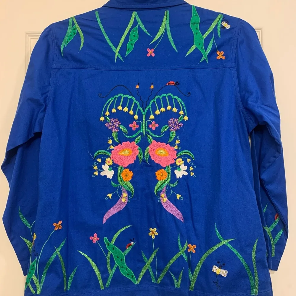 Quaker Factory Blue Embroidered NWT Large Spring Summer Jacket. 2019 - Image 12