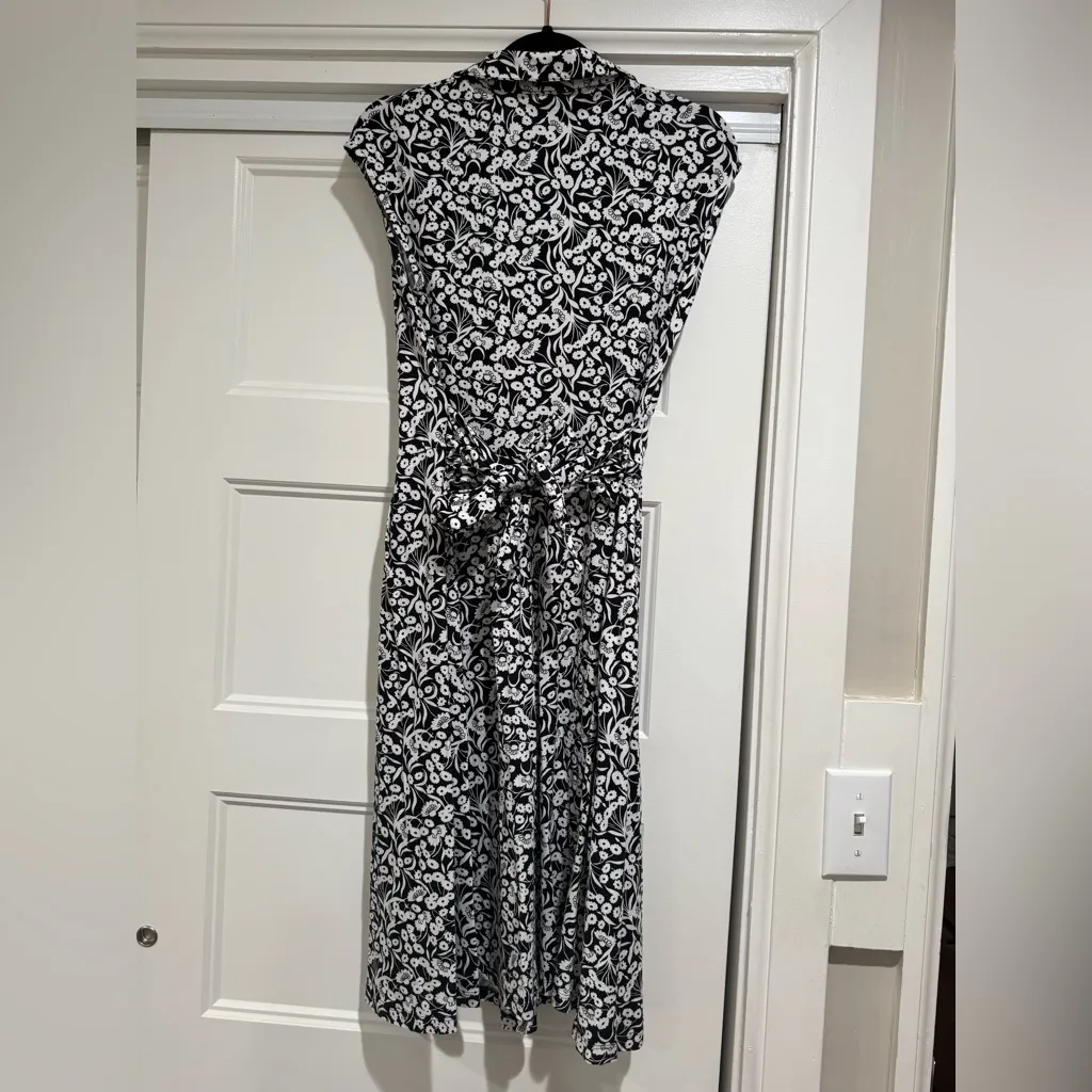Boden Black floral Midi tie waist dress Size 6 - Image 7