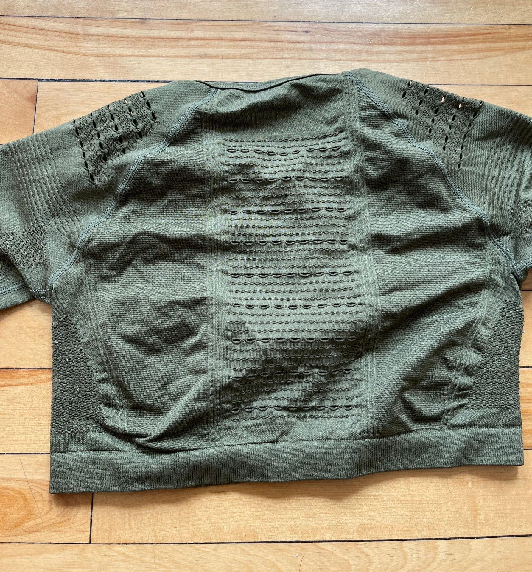 Gymshark Cropped Top - Image 3