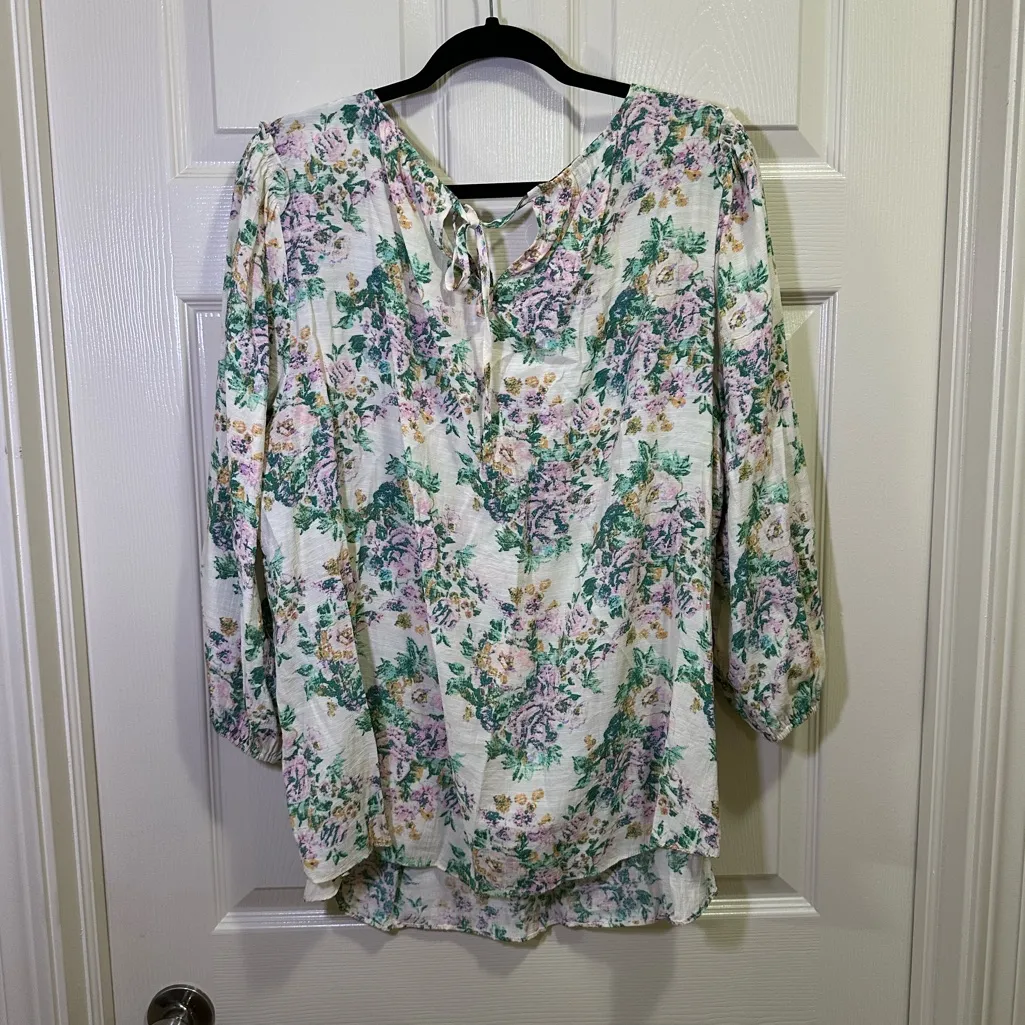 LC Lauren Conrad Floral Blouse Sz 2X 3/4 Length Sleeves Tie Neck Ruffle Shoulder - Image 4