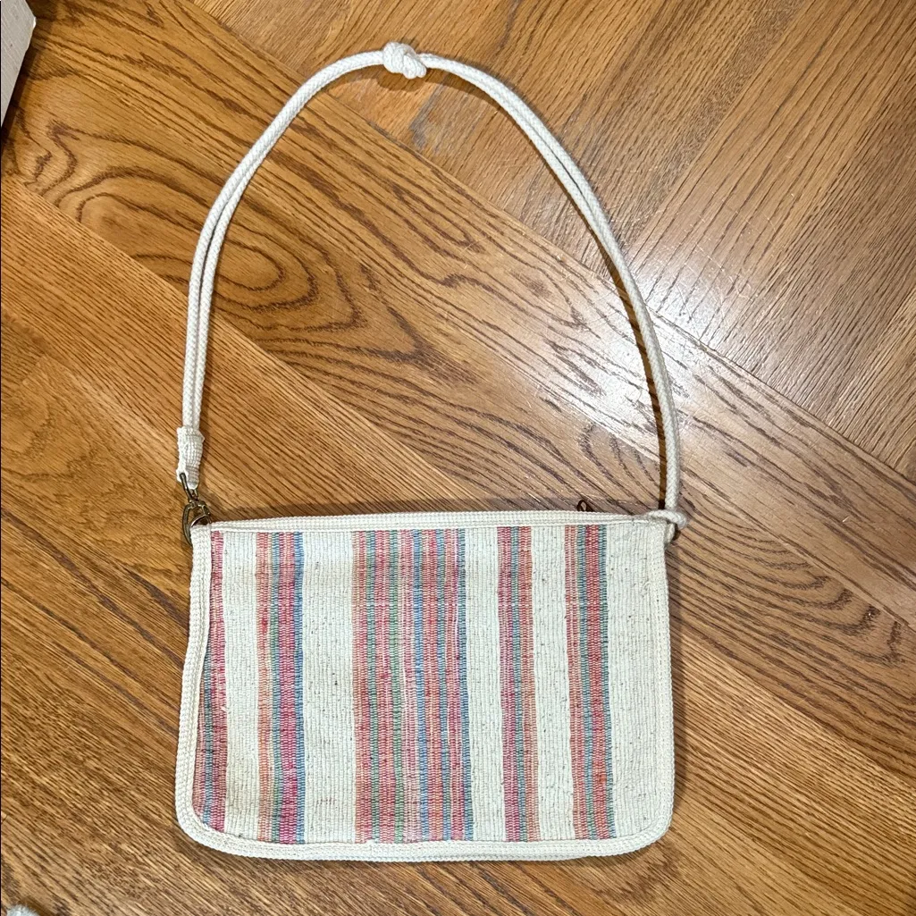 Carpetbags of America Chic Striped Shoulder Bag in Cream and Red - Image 2