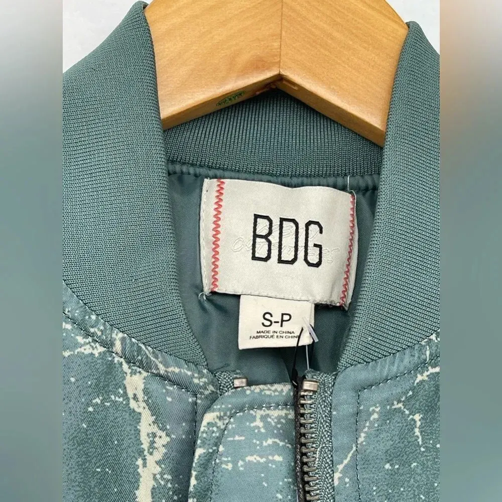 Urban Outfitters BDG Marcy Oversized Nylon Bomber Jacket small - Image 10