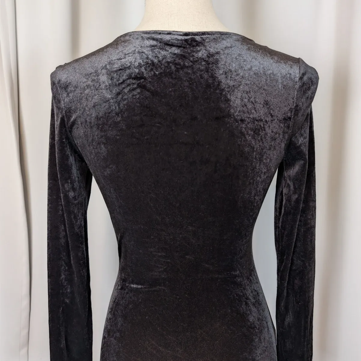 H&M Divided Velvet Bodycon Long Sleeve V Neck Mini Dress Black Size 4 - Image 10