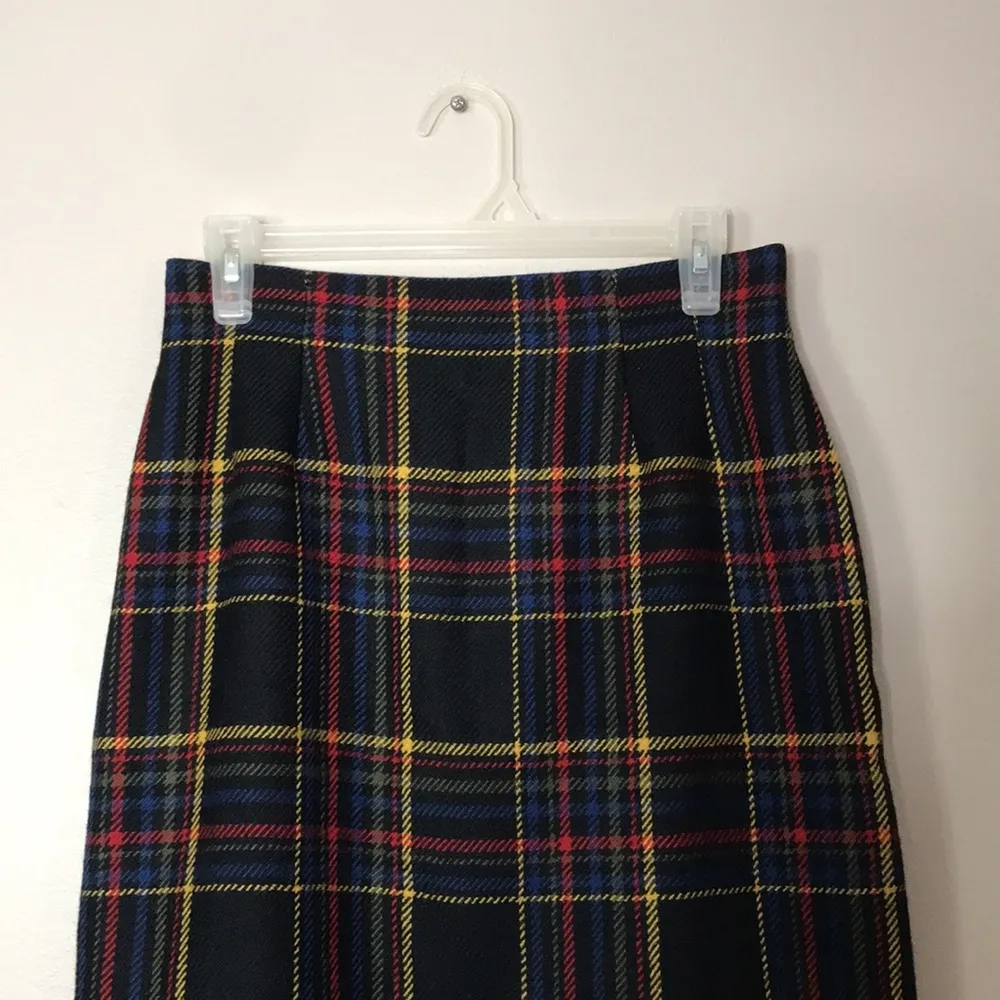 Classic clueless 100% wool tartan plain mini skirt size 10p - Image 2