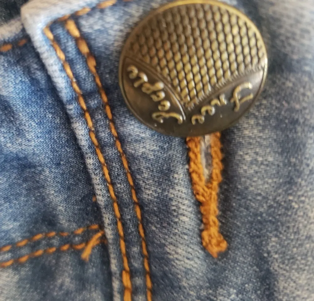 Free People crop roller light wash ankle jeans - Image 7