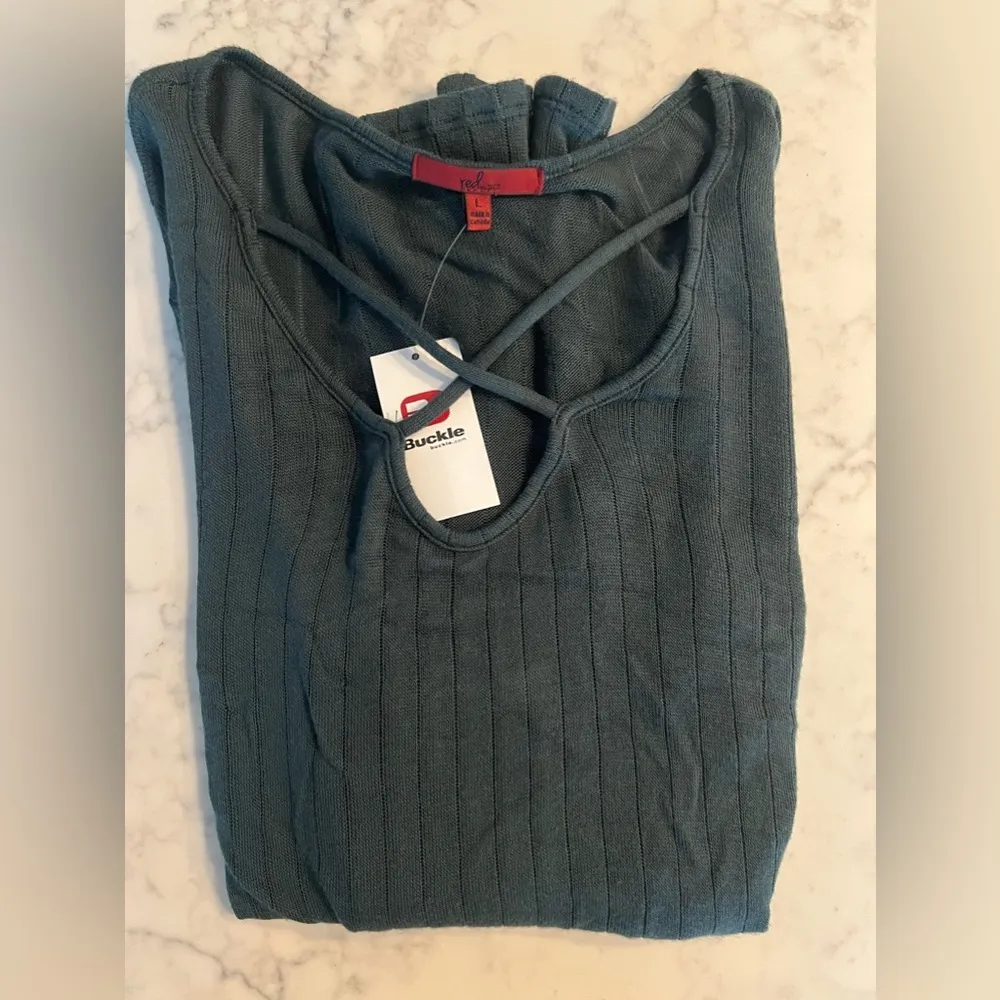 New Red by Bke Buckle Women's Long Sleeve Green Sweater Size Large - Image 3