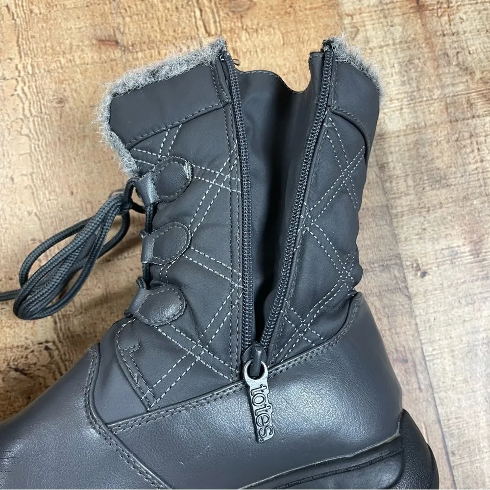 Totes Women's Size 6 Faux Fur Quilted Winter Snow Boots Lace Up Zipper Lined Gray - Image 6