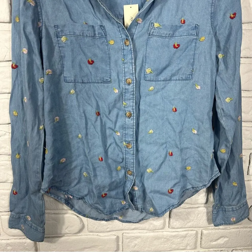 NEW Francesca's Mi Ami Chambray Embroidered Button Down Top Size XS - Image 7