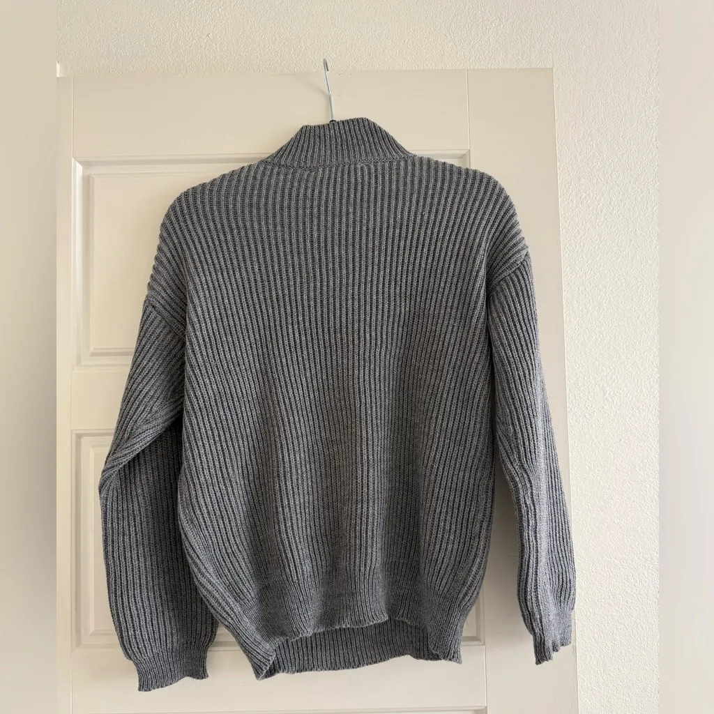 ASTR The Label Gray Cutout Turtleneck Sweater Size Small - Image 4