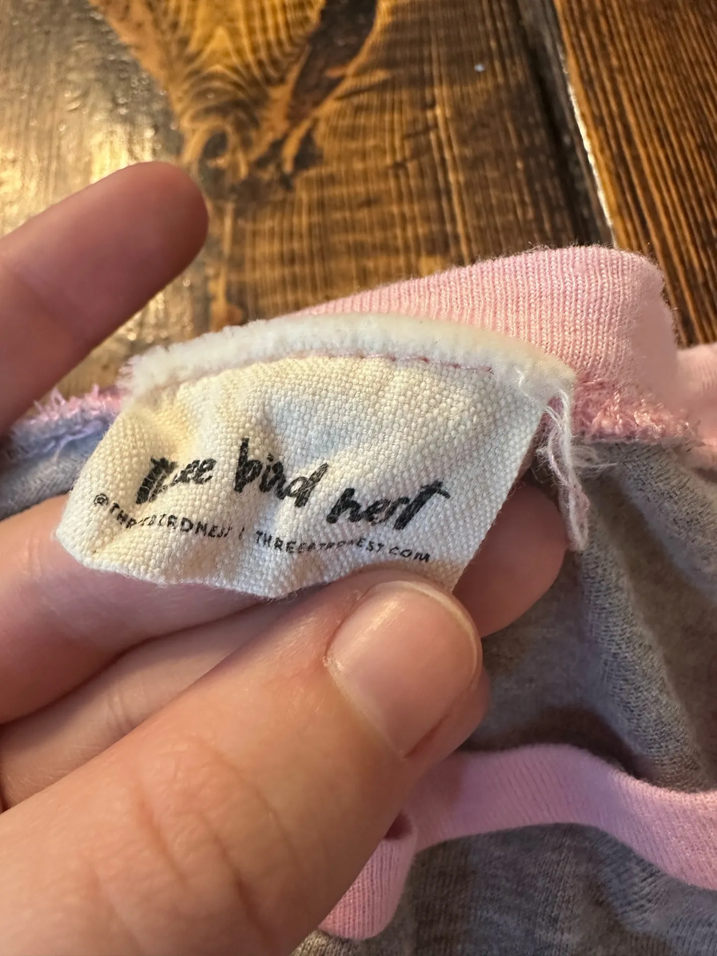 Three Birds Nest Boutique Shirt Gray Size L - Image 4