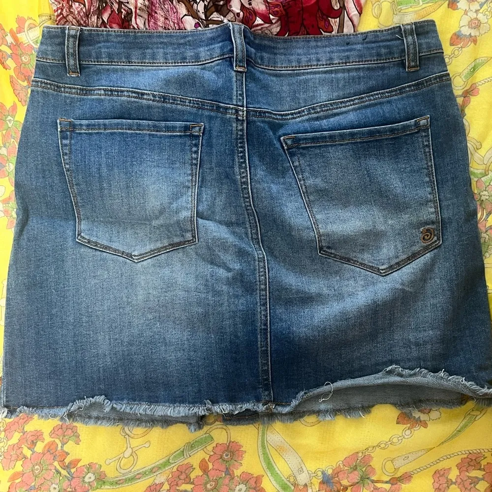 Denim skirt stretchy and soft  sz  11/29 - Image 2