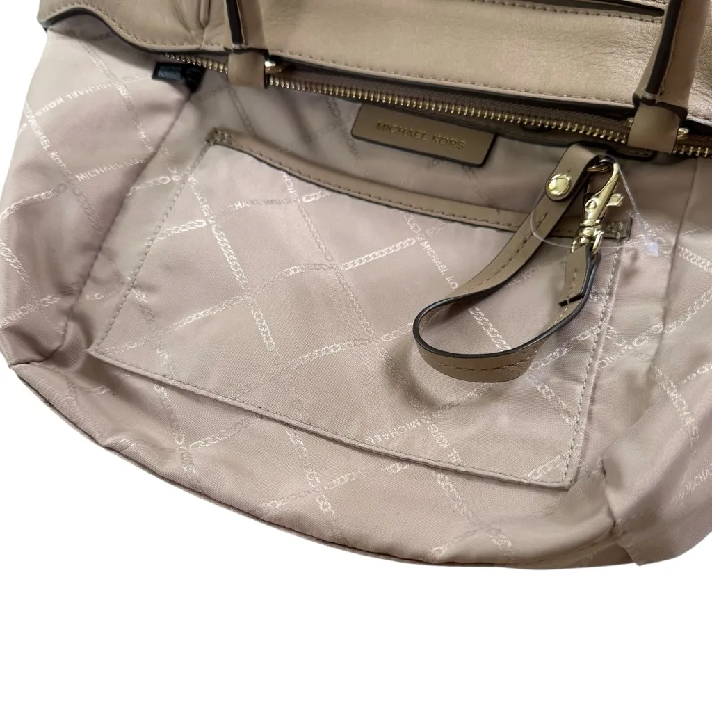 MICHAEL KORS Amelia Top Zip Large Tote Truffle Beige - Image 12