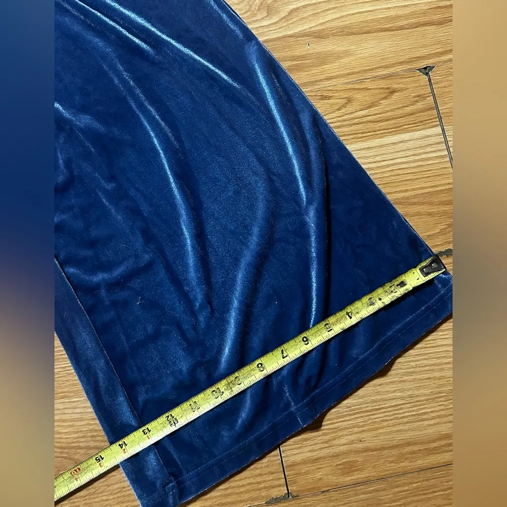 NWT Ladies Small SHEIN Belle blue Velvet Cami Jumpsuit w/adjustable straps. - Image 6