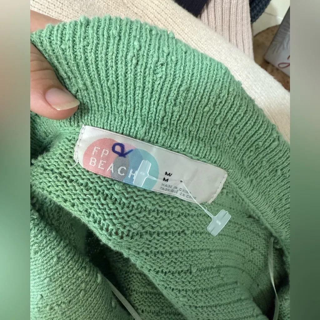 Free people beach set top and shorts - Image 4