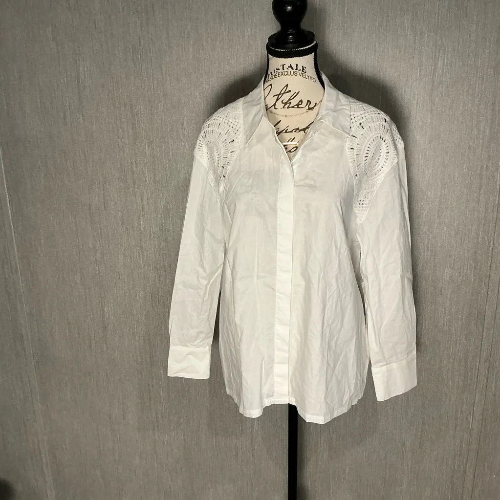Design History 100% Cotton White Button-Up Blouse Knit Shoulder Size Large - Image 12