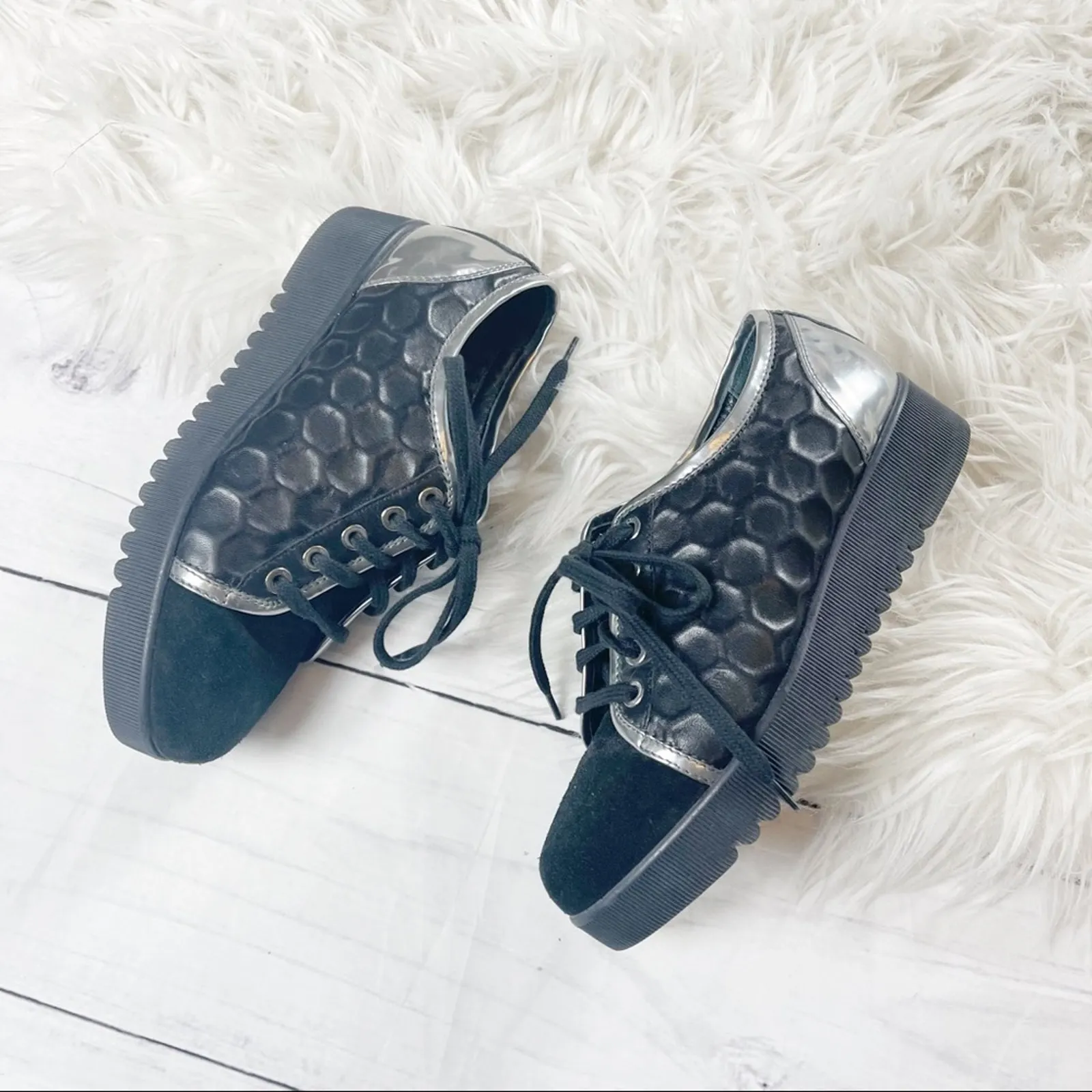 Aquatalia Women's Aida Weatherproof Black Platform Sneaker Lace up Style‎ Size 6 - Image 3