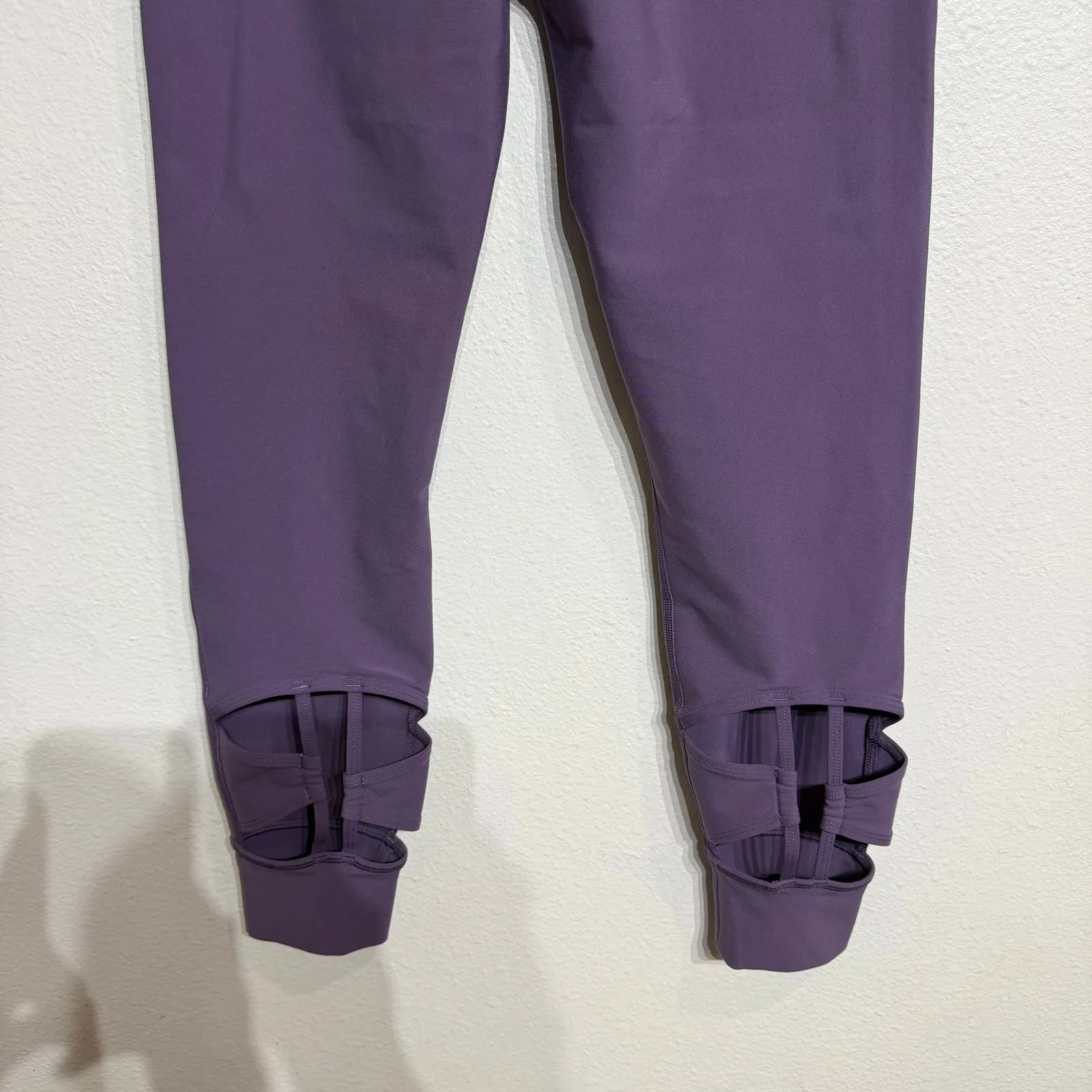 Johnny Was Calme Mulled Grape Cutout High Waist 7/8 Leggings Sz M NWOT - Image 10