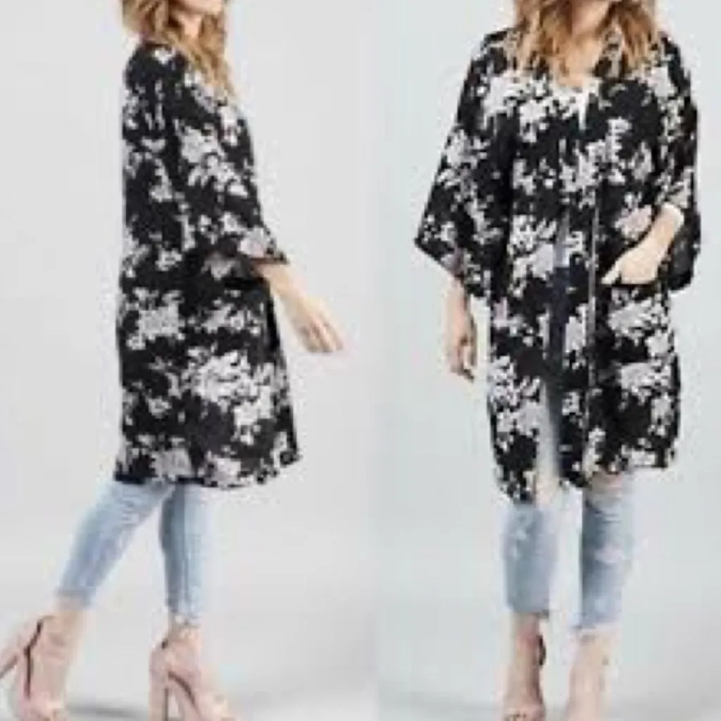 Spiritual Gangster Maya Kimono Robe Black and White One Size - Image 2