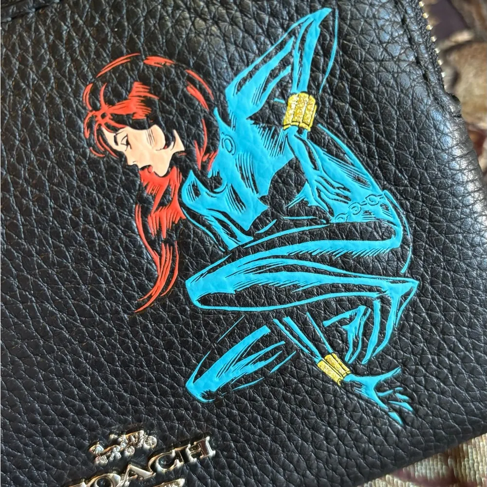 Limited Edition🔥Authentic COACH pebbled leather zip top wristlet "Wonder woman" - Image 2