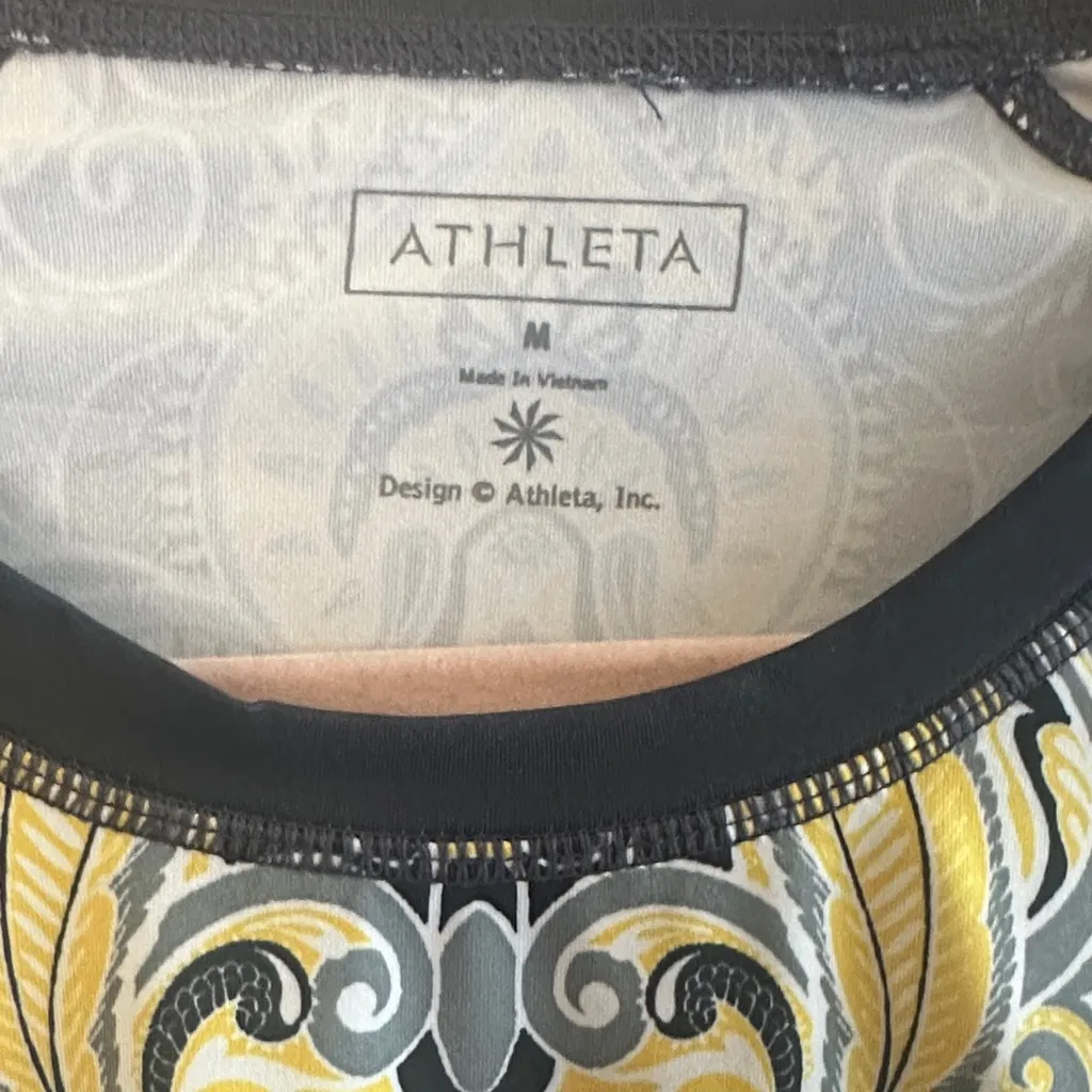 Athleta‎ Runaway Rash Guard Long Sleeved Top | Medium - Image 2