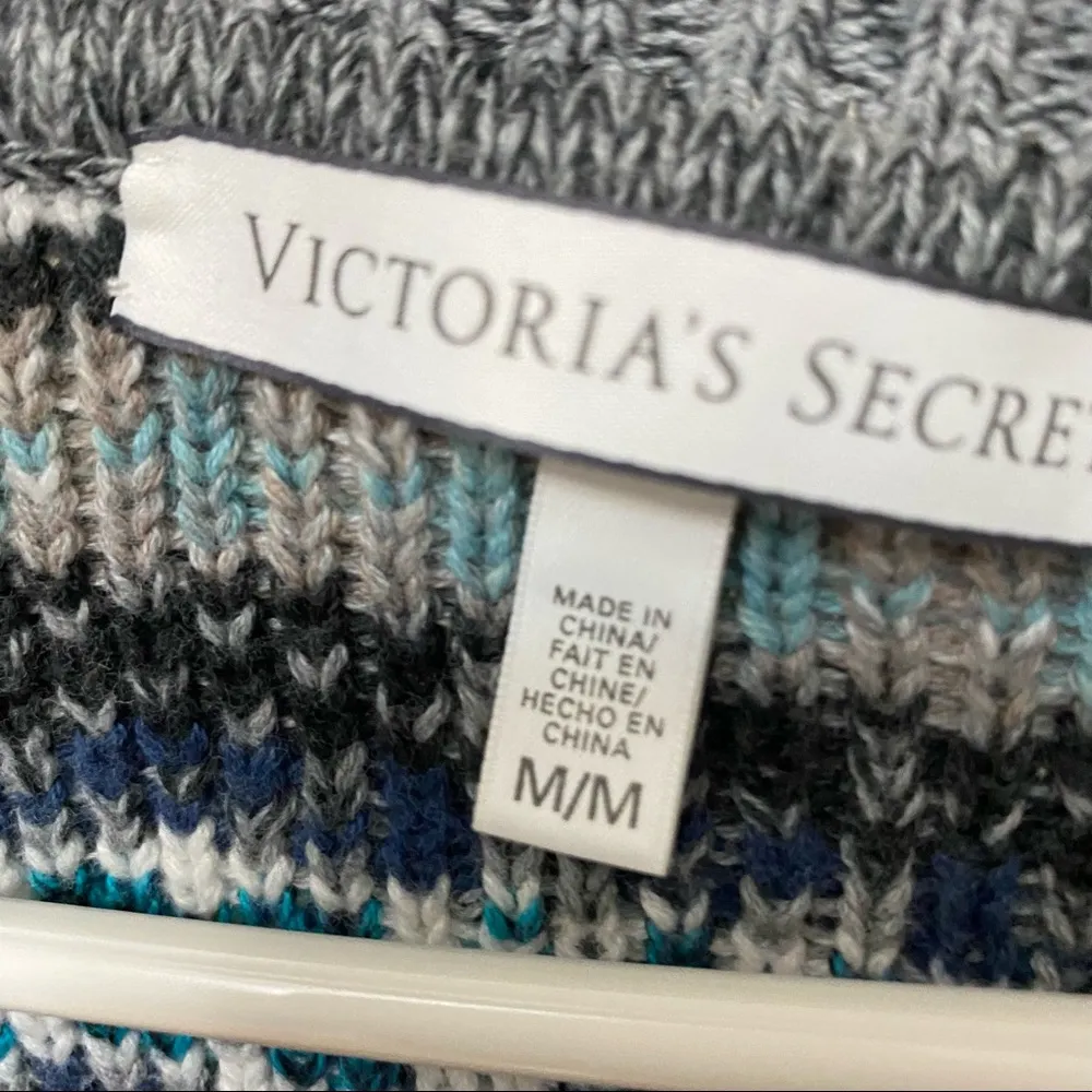Victoria’s Secret Ski lodge warm sweater Medium - Image 6