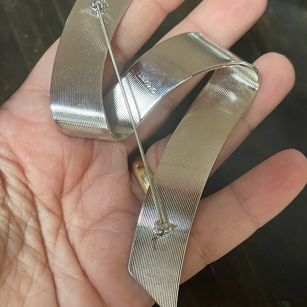 Vintage Monet 1980’s Large Polished Swirl Ribbon Brooch Pin - Image 3