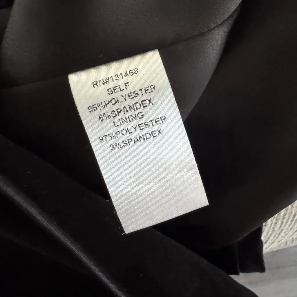 Fate Black Velvet Women's Blazer size large - Image 11