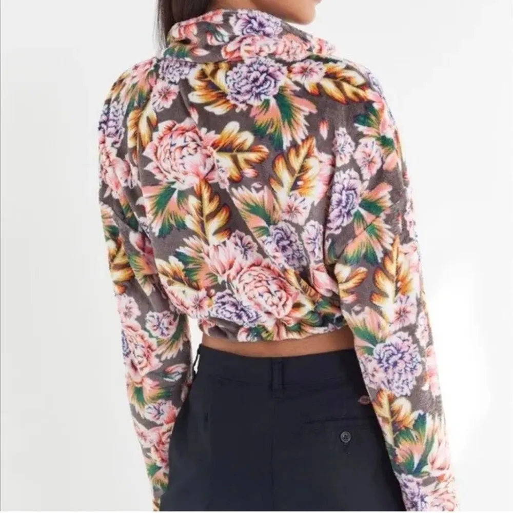 Urban Outfitters UO Angela Fleece Half Zip Cropped Floral Pullover Sweatshirt - Image 4